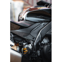 Panneaux latéraux du réservoir en fibre de Carbone - Carbone2Race - Aprilia RSV4/ RR/RF/ 2021-24