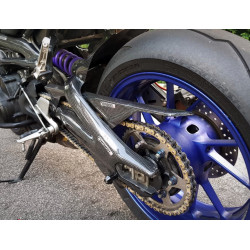 Carbon fiber Chain guard - Carbone2Race - YAMAHA Tracer 900 / 2015-18