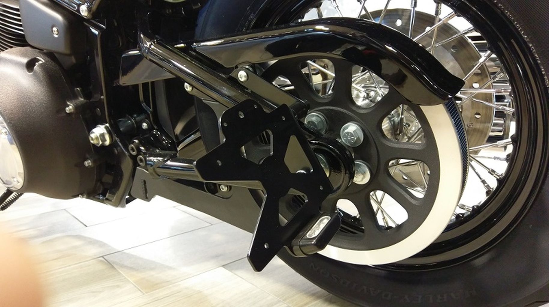 Support de plaque latéral Access Design noir Harley Davidson
